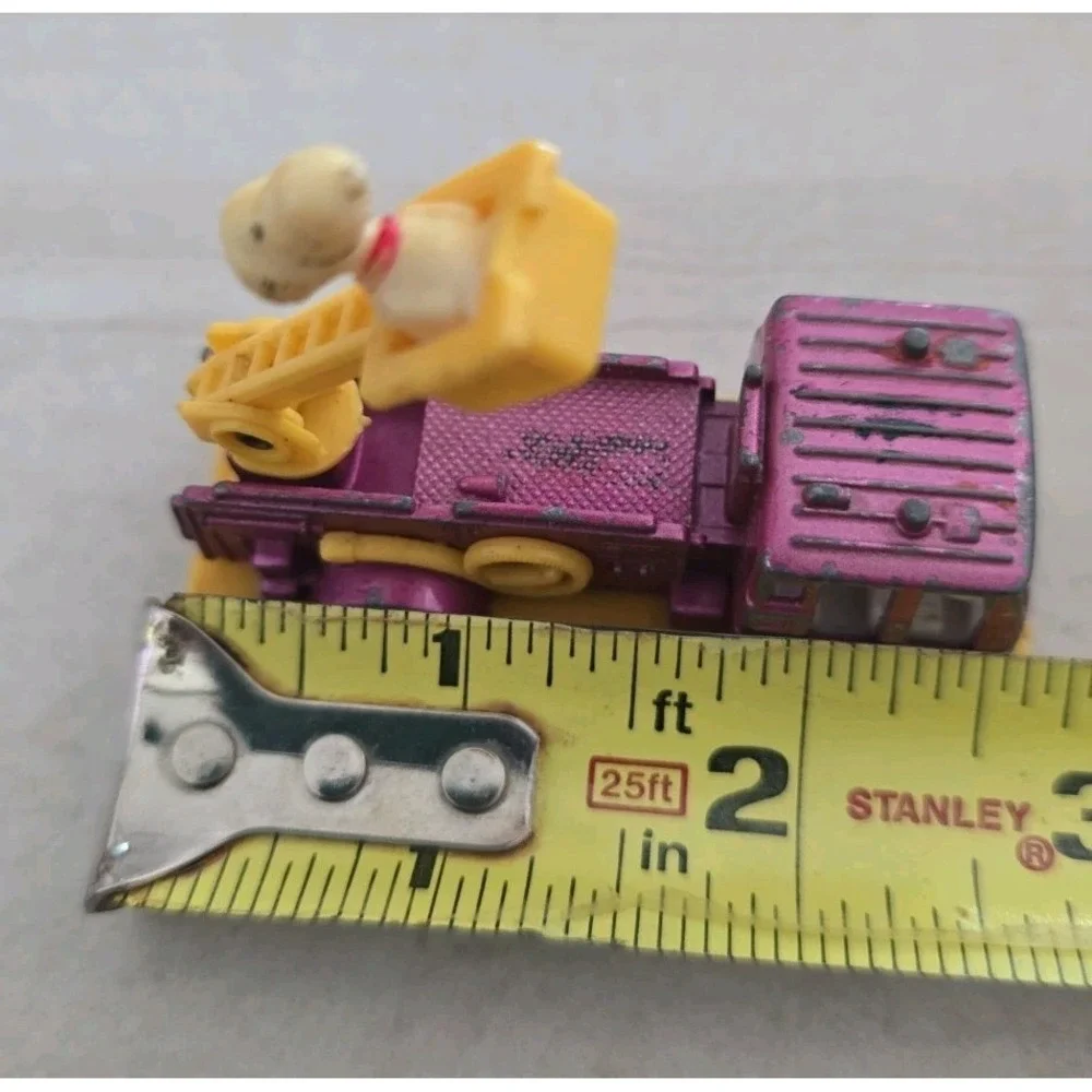 VTG Aviva Snoopy Fire Truck Diecast Toy 1958 1966‎ C1 Peanuts  Collectible